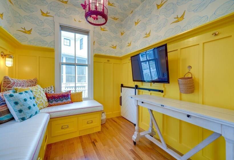 Carlton Landing Home W/ Poolside Lake View!