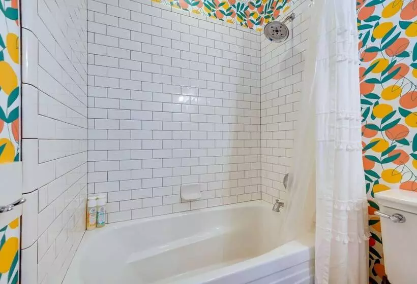 Carlton Landing Home W/ Poolside Lake View!