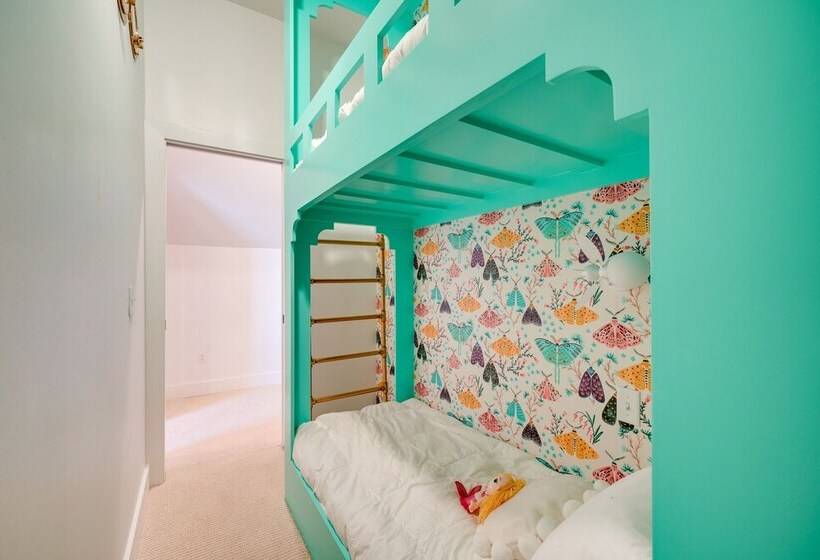 Carlton Landing Home W/ Poolside Lake View!