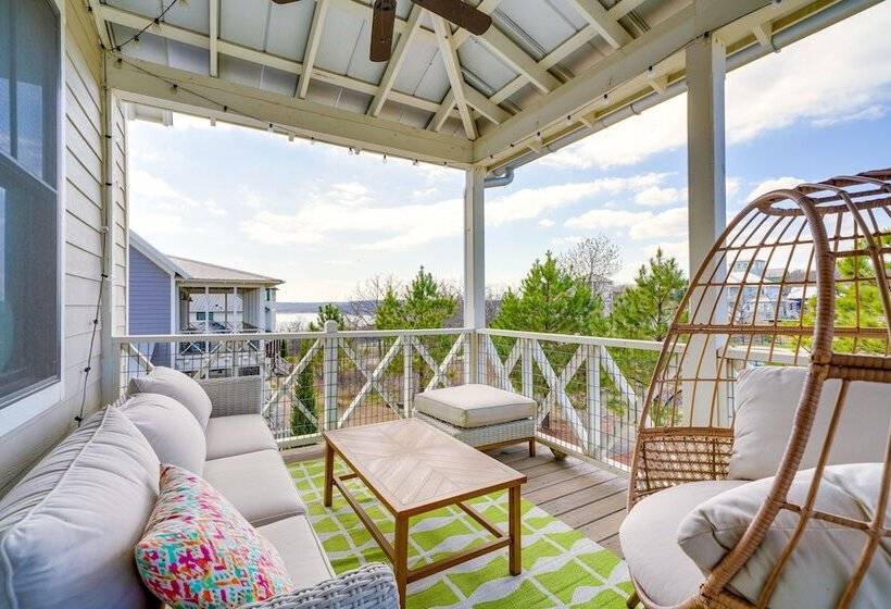 Carlton Landing Home W/ Poolside Lake View!