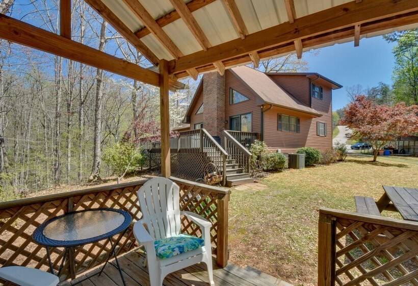 Charming Cottage Near Clemson & Lake Hartwell!