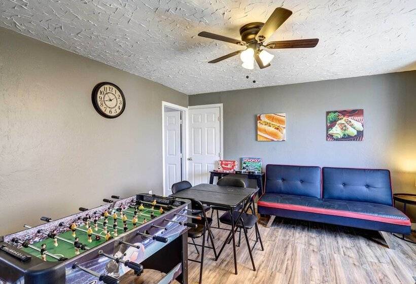 Charming Montrose Family Home: Block To Downtown!