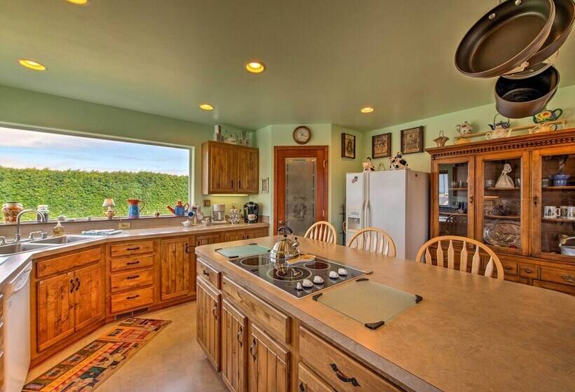 Charming Sequim House W/ Olympic Peninsula Views!
