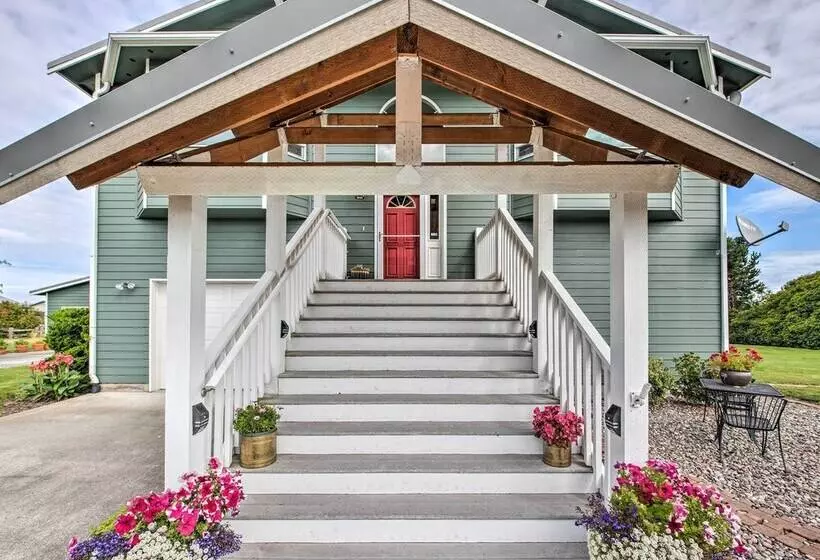 Charming Sequim House W/ Olympic Peninsula Views!
