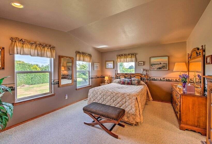 Charming Sequim House W/ Olympic Peninsula Views!