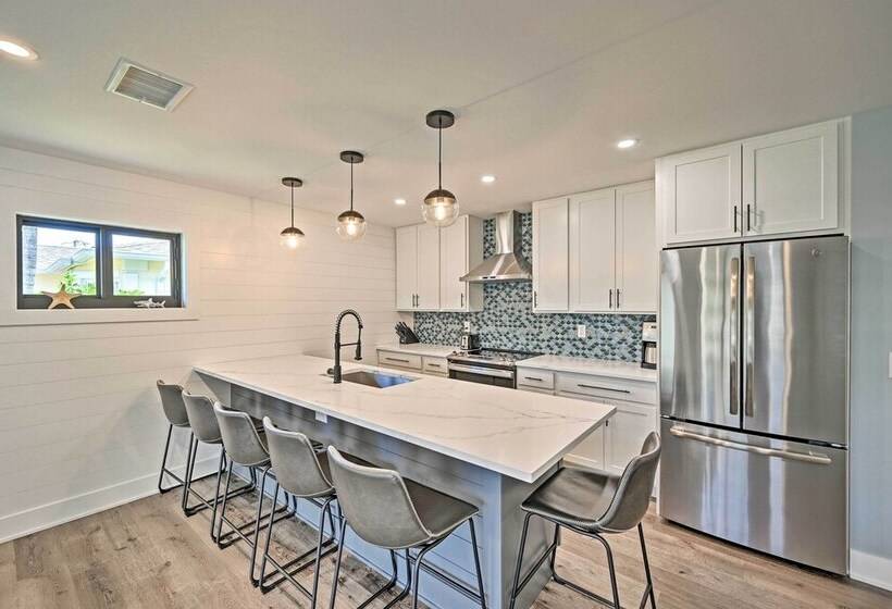 Naples Home W/ Patio < 1 Mi To Beaches!