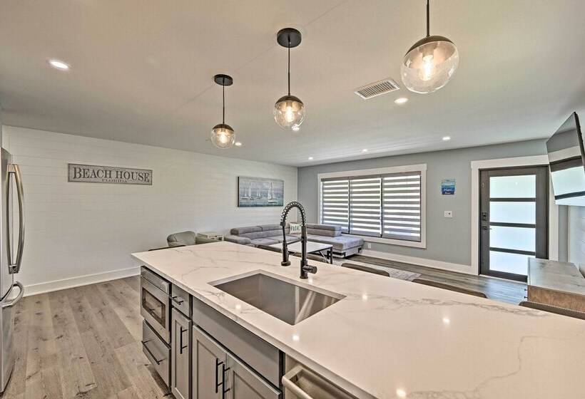 Naples Home W/ Patio < 1 Mi To Beaches!