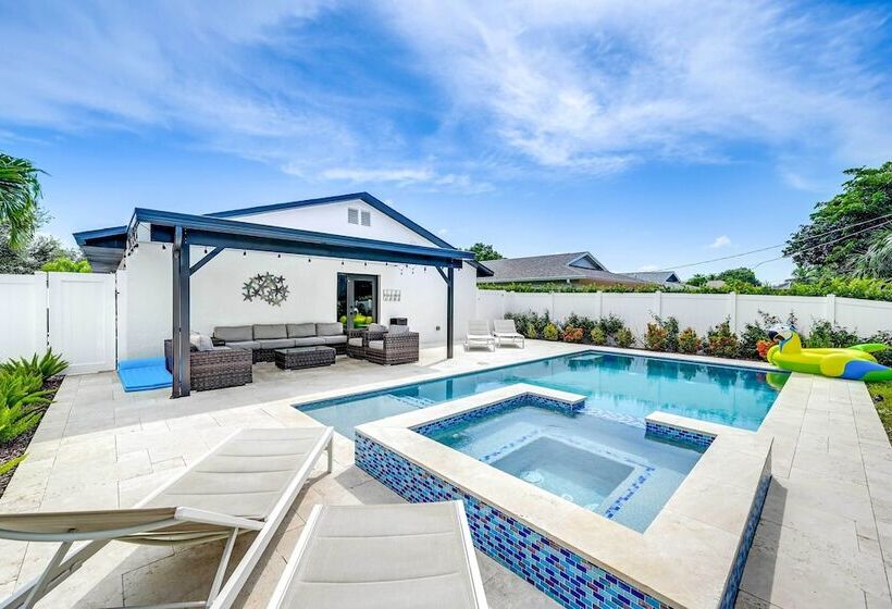 Naples Home W/ Patio < 1 Mi To Beaches!