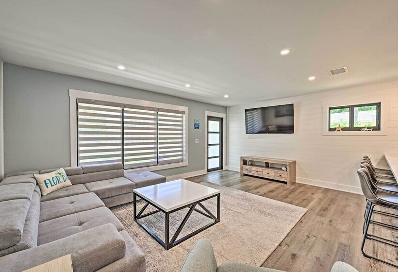 Naples Home W/ Patio < 1 Mi To Beaches!