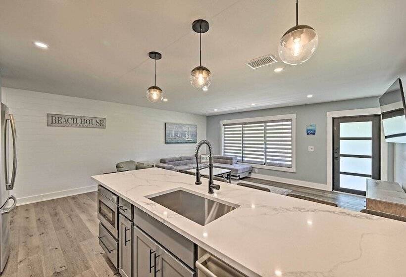 Naples Home W/ Patio < 1 Mi To Beaches!