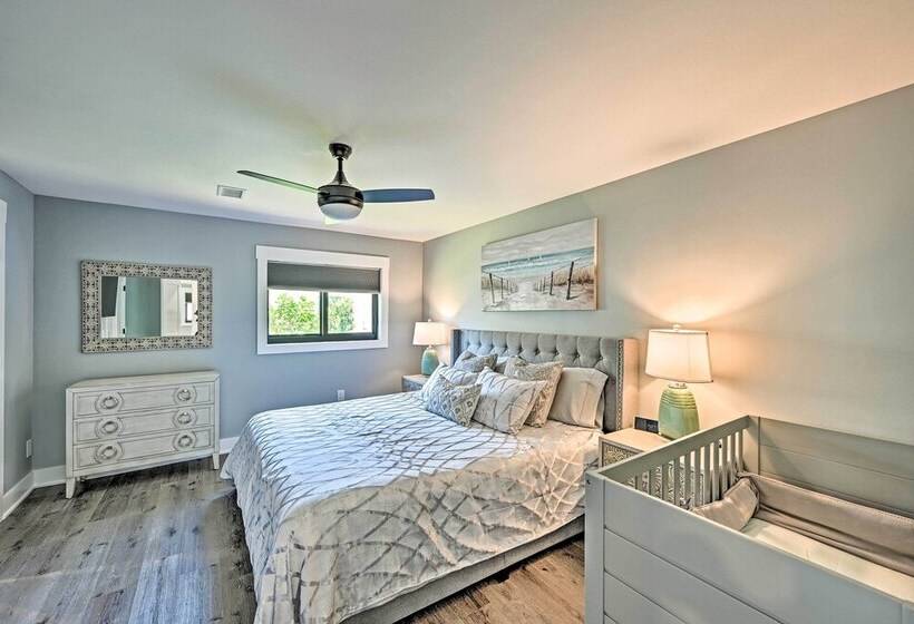 Naples Home W/ Patio < 1 Mi To Beaches!