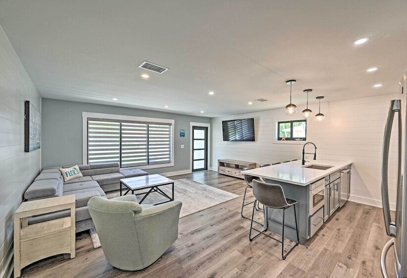 Naples Home W/ Patio < 1 Mi To Beaches!