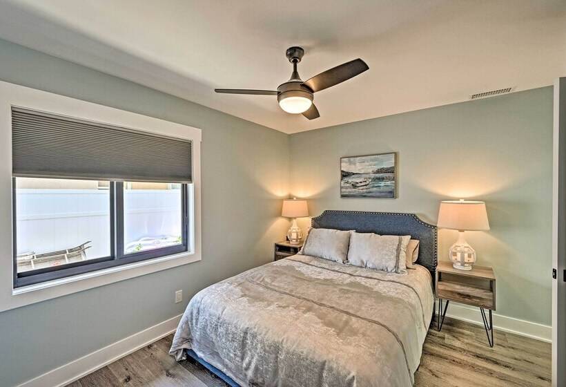 Naples Home W/ Patio < 1 Mi To Beaches!