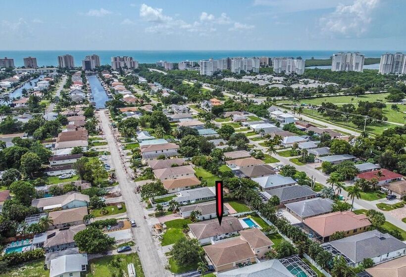 Naples Home W/ Patio < 1 Mi To Beaches!