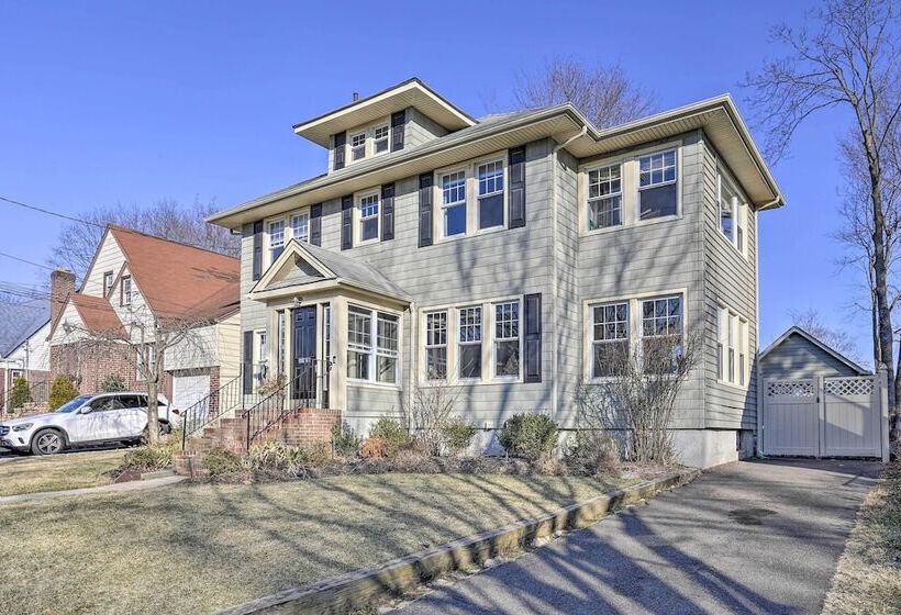 Classic Teaneck Colonial Home With A Modern Touch