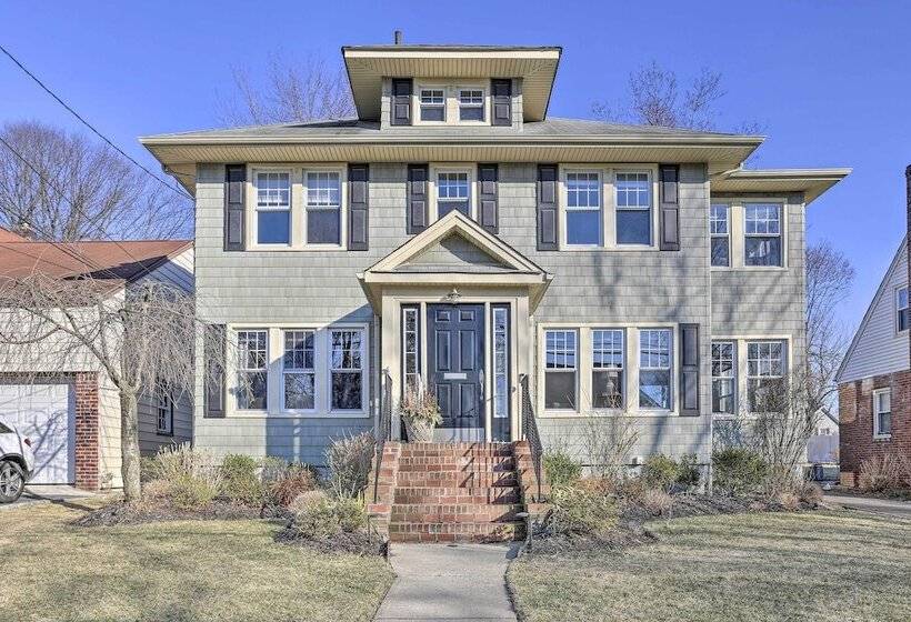 Classic Teaneck Colonial Home With A Modern Touch