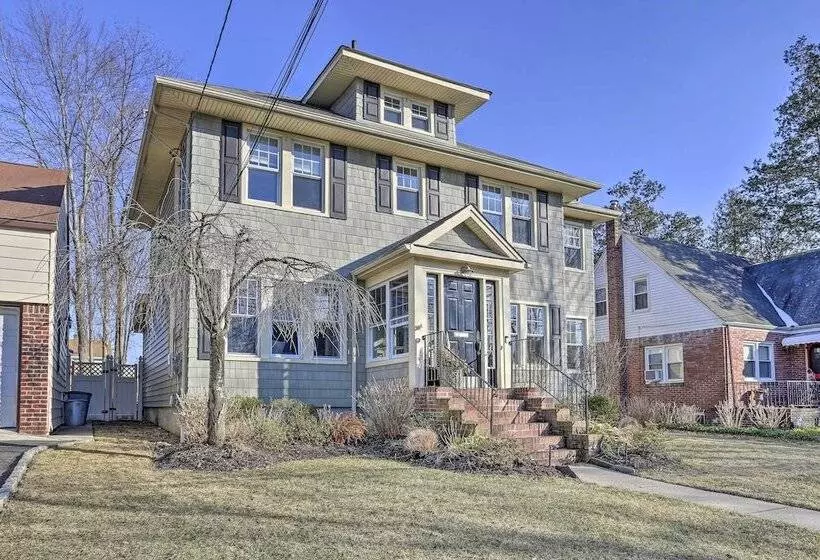 Classic Teaneck Colonial Home With A Modern Touch