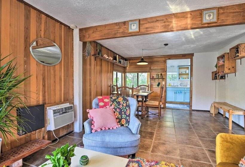 Cozy California Abode Near Malibu Beaches!