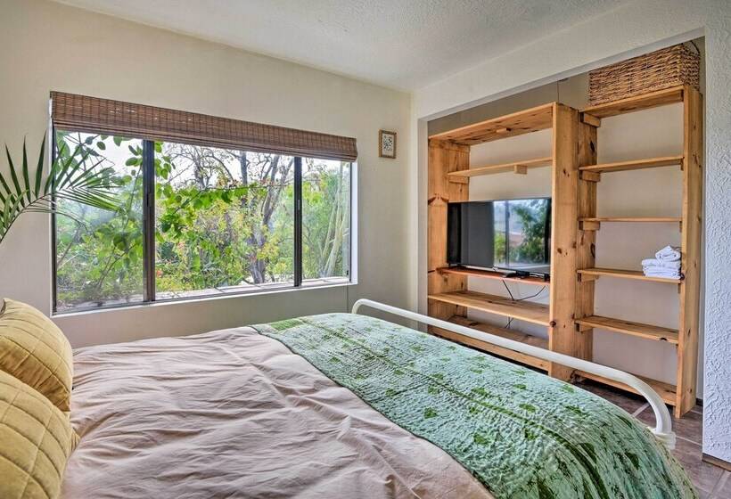 Cozy California Abode Near Malibu Beaches!