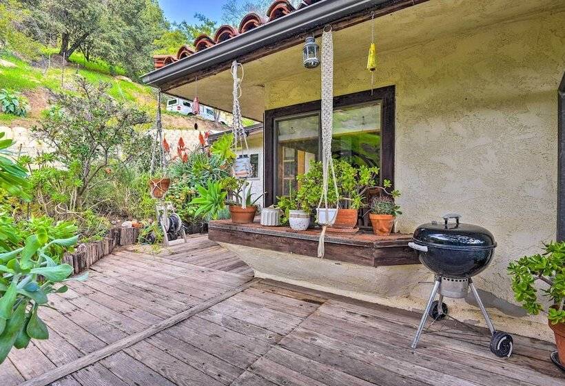 Cozy California Abode Near Malibu Beaches!