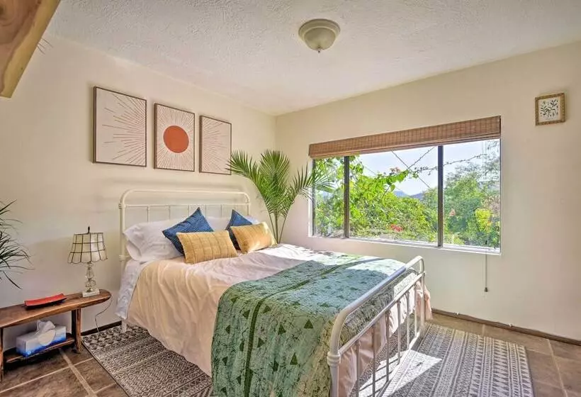 Cozy California Abode Near Malibu Beaches!
