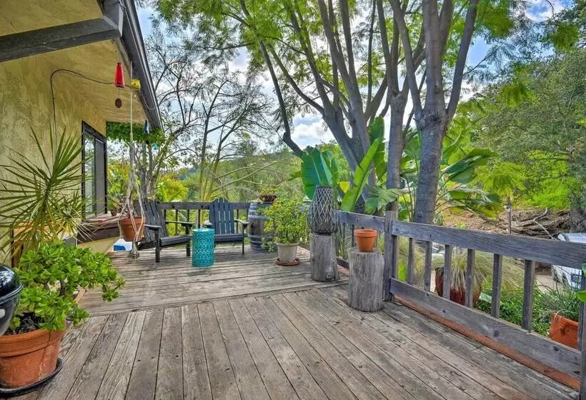 Cozy California Abode Near Malibu Beaches!