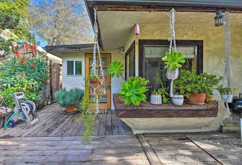 Cozy California Abode Near Malibu Beaches!