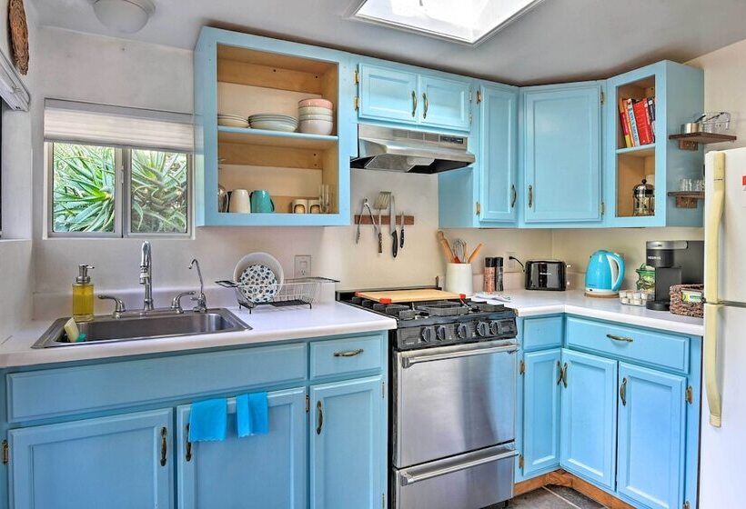 Cozy California Abode Near Malibu Beaches!