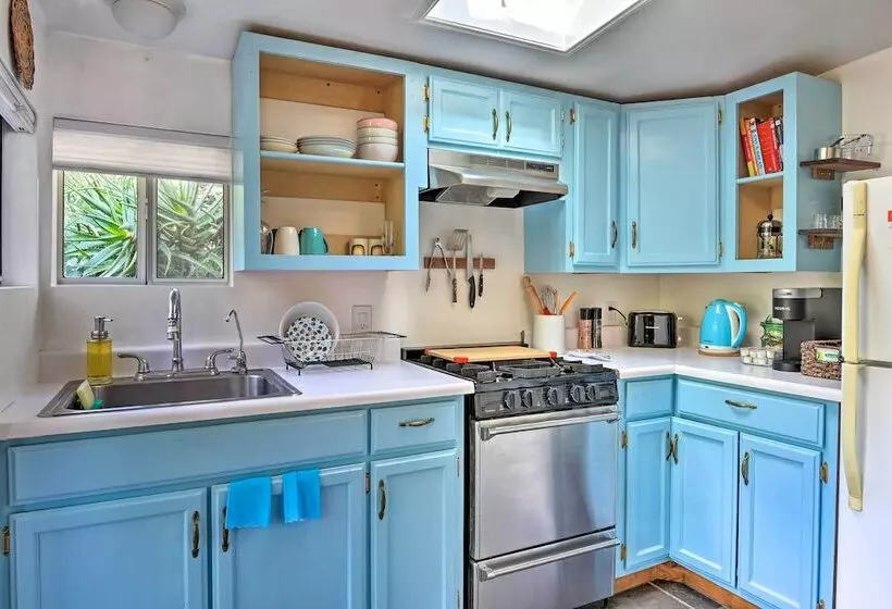 Cozy California Abode Near Malibu Beaches!