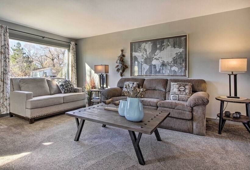 Cozy Choteau Home W/ Fire Pit, Grill, Yard!