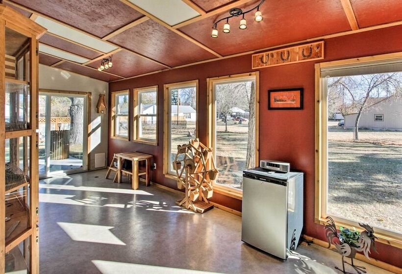 Cozy Choteau Home W/ Fire Pit, Grill, Yard!