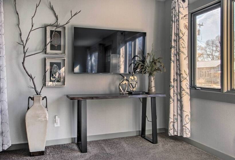 Cozy Choteau Home W/ Fire Pit, Grill, Yard!