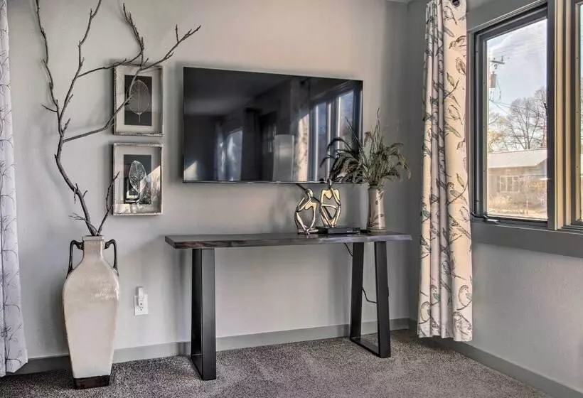 Cozy Choteau Home W/ Fire Pit, Grill, Yard!