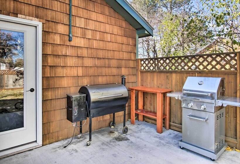 Cozy Choteau Home W/ Fire Pit, Grill, Yard!