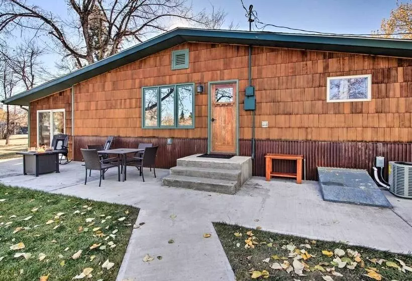 Cozy Choteau Home W/ Fire Pit, Grill, Yard!