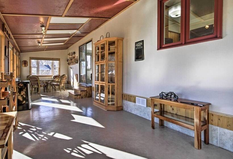 Cozy Choteau Home W/ Fire Pit, Grill, Yard!