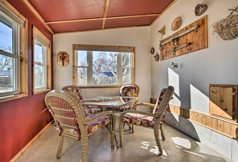 Cozy Choteau Home W/ Fire Pit, Grill, Yard!