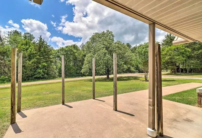 Cozy Cottage < 1 Mile From Kindred Barn!