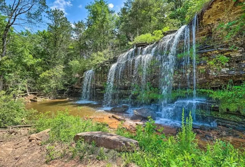 Cozy Cottage < 1 Mile From Kindred Barn!