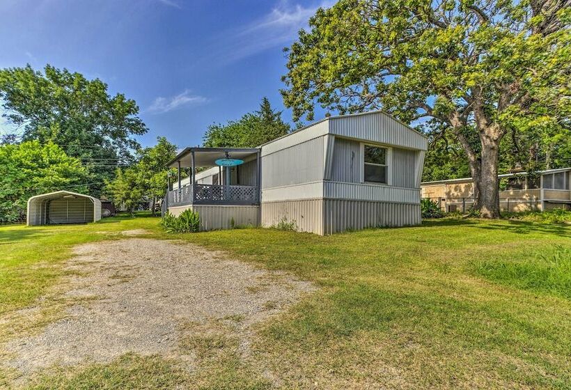 Cozy Mead Home W/ Grill & Patio: Nearby Lake!