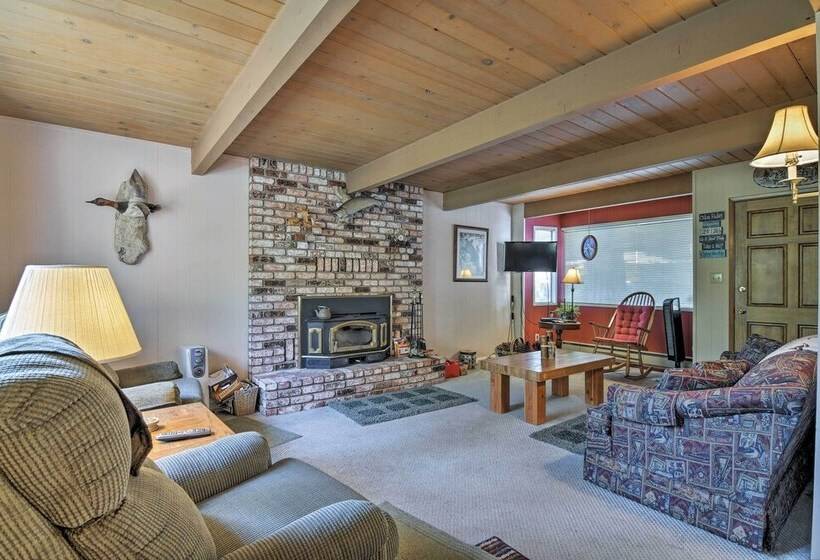 Cozy Mi Wuk Village Cabin W/ Porch Near Stanislaus