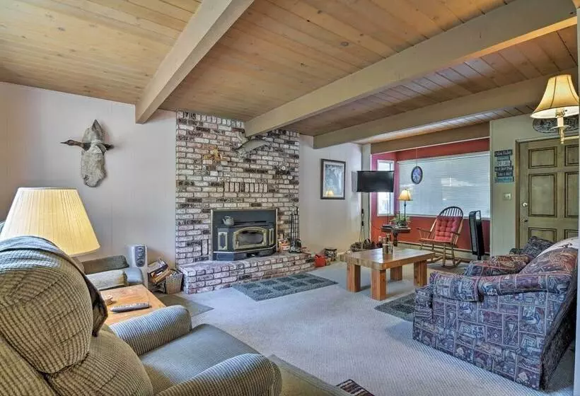 Cozy Mi Wuk Village Cabin W/ Porch Near Stanislaus