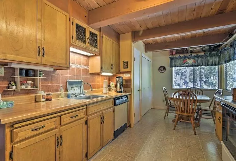 Cozy Mi Wuk Village Cabin W/ Porch Near Stanislaus
