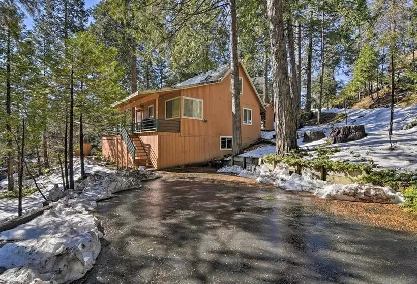 Cozy Mi Wuk Village Cabin W/ Porch Near Stanislaus