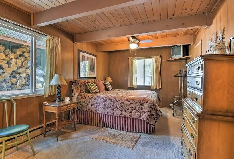 Cozy Mi Wuk Village Cabin W/ Porch Near Stanislaus