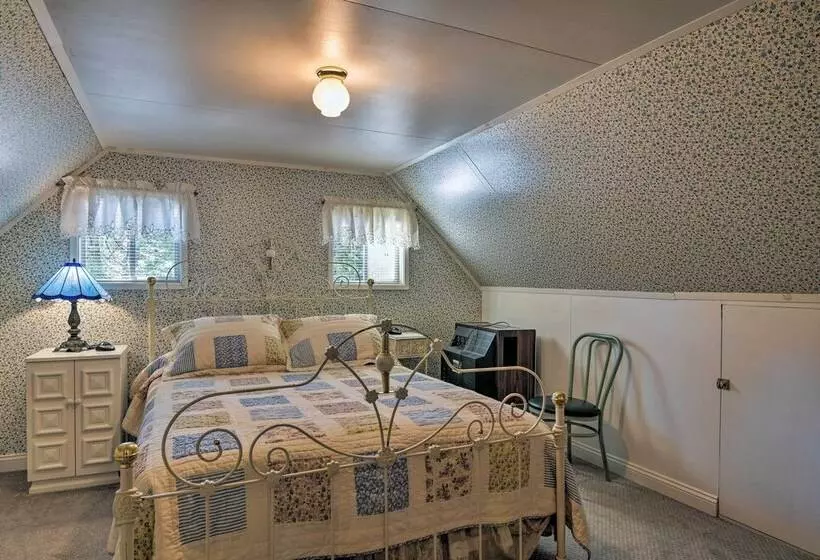 Cozy Mi Wuk Village Cabin W/ Porch Near Stanislaus