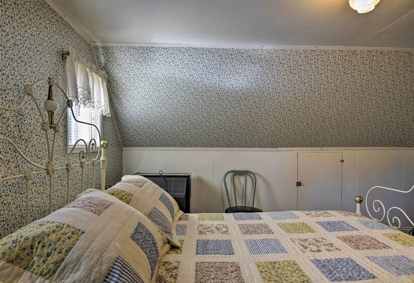 Cozy Mi Wuk Village Cabin W/ Porch Near Stanislaus