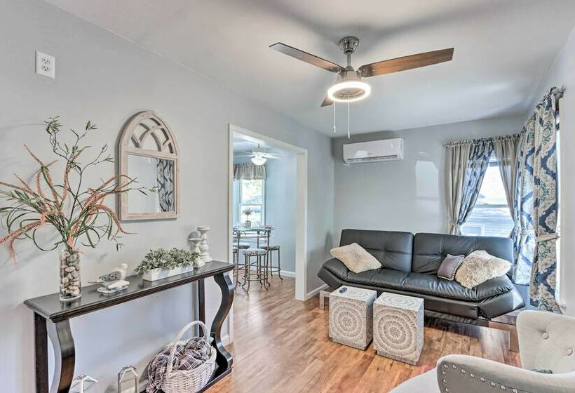 Cozy Warsaw Cottage: Walk To Drake Harbor!