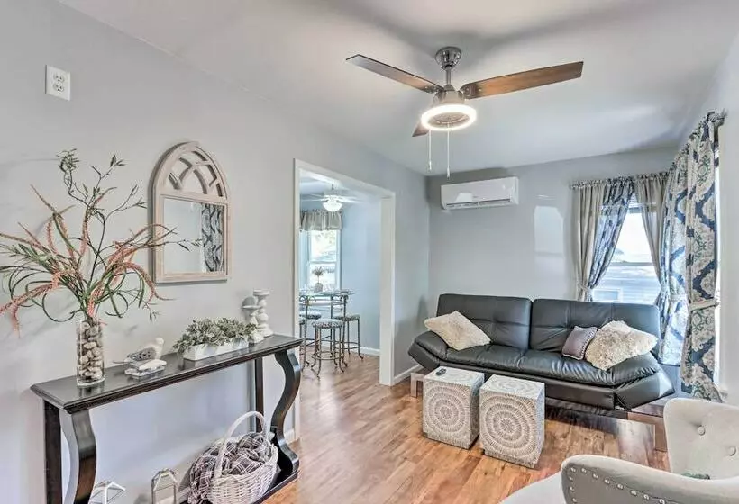 Cozy Warsaw Cottage: Walk To Drake Harbor!