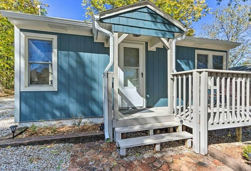 Cozy Warsaw Cottage: Walk To Drake Harbor!